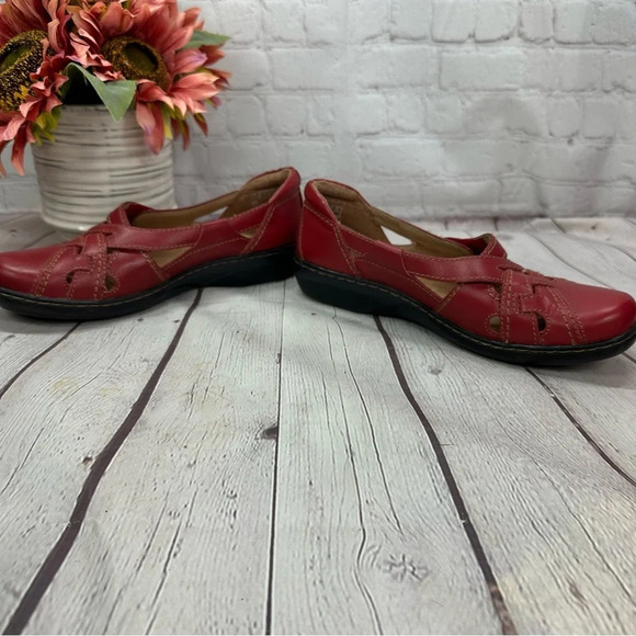 clarks evianna peal red leather flat loafer adjustable strap sz 9.5 - Picture 2 of 10